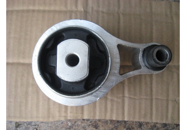 подушка, опора двигуна задня Renault Master II 1.9, 2.2, 2.5, 3.0 dci, 8200027176